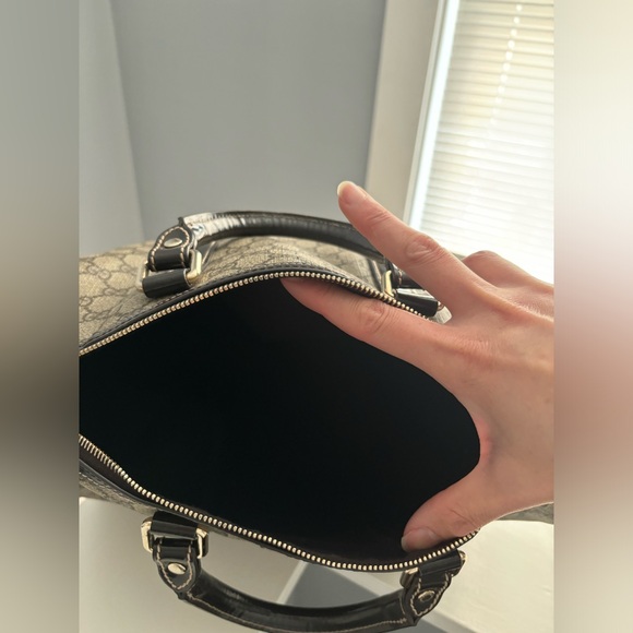 Authentic Gucci Joy Boston Bag GG Coated Canvas Medium
Excellent condition - Picture 6 of 7